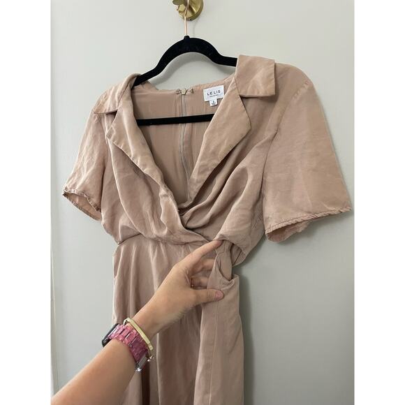 Lelis Vivian Minimalist Neutral Beige Taupe Cut Out Mini Dress Size Small - Picture 4 of 12